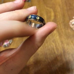 Peice sign ring